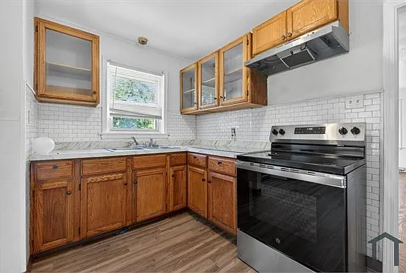400 S Harvey Ave — Photo 9