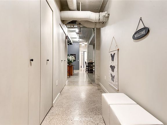 5th image of 744 Market St N #206