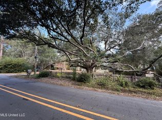 16404 Lake Dr W, Vancleave, MS 39565