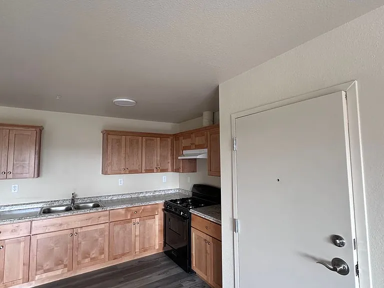 1428 Monterey St — Photo 4