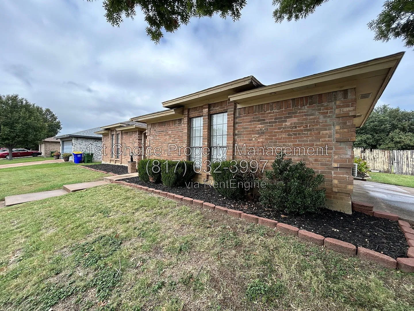 3 bed, 2.0 bath, 1633 sqft, $2,095 — Photo 2