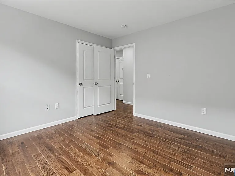 168 Johnson Ave — Photo 24