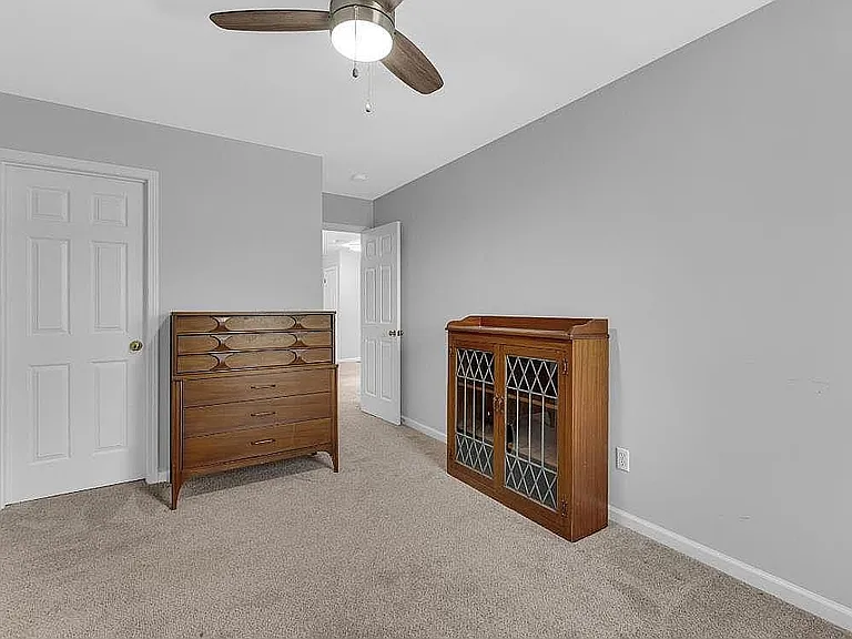 401 Heritage Commons Cir — Photo 34