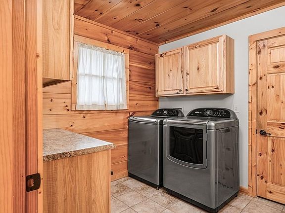 42nd image of 2442 Long Branch Rd