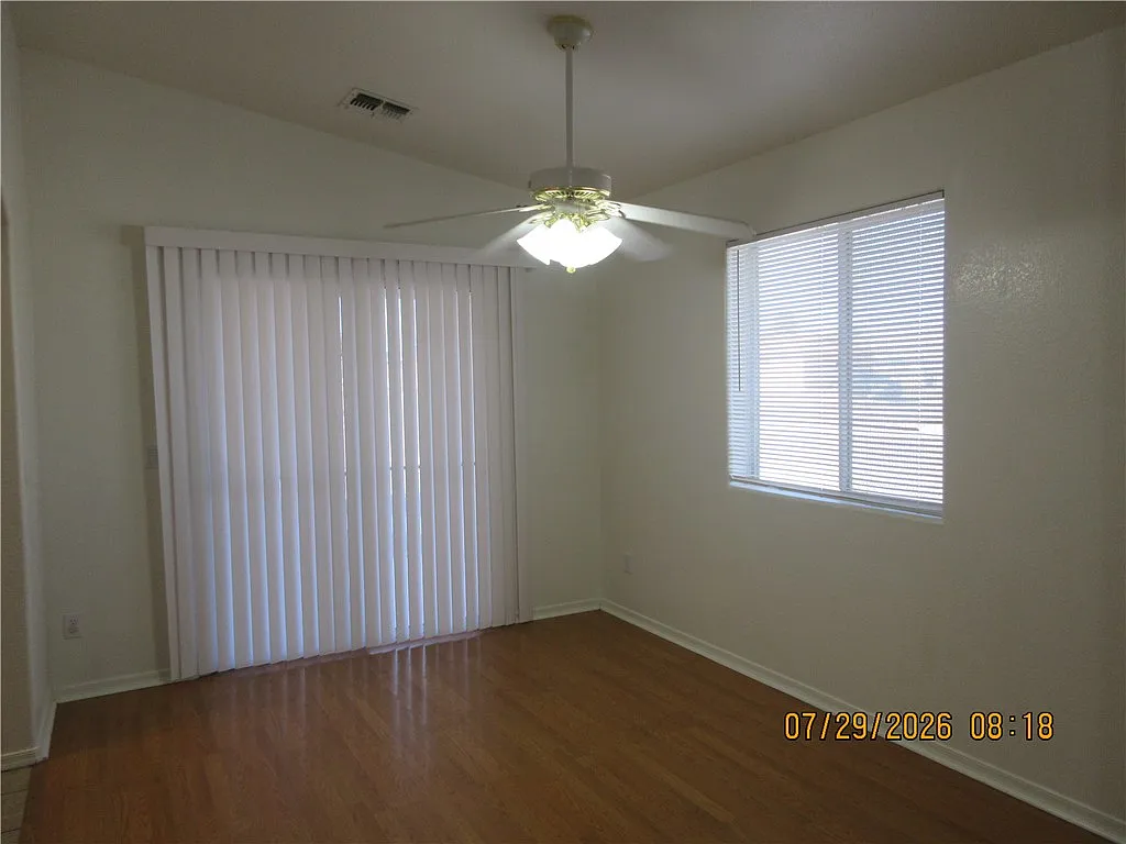 3 bed, 2.0 bath, 1326 sqft, $1,375 — Photo 3