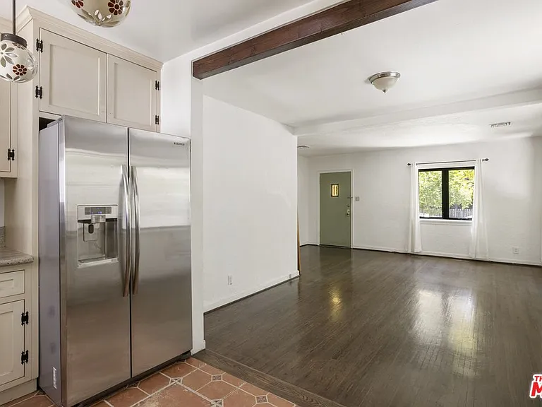 11269 La Maida St — Photo 16