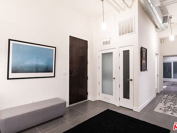 4th image of 939 S Broadway #314