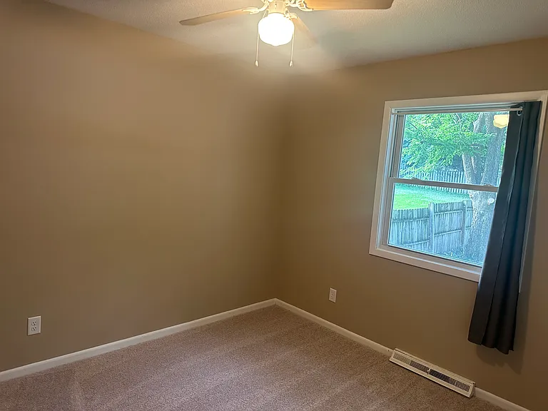 5945 Sunset Rd — Photo 5