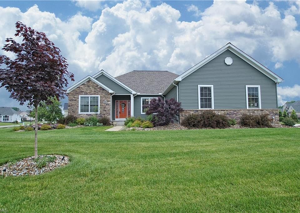 1st image of 23289 Lakeridge Way