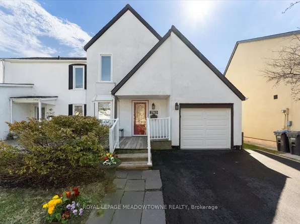 2945 Nipiwin Dr, Mississauga, ON L5N 1Y1