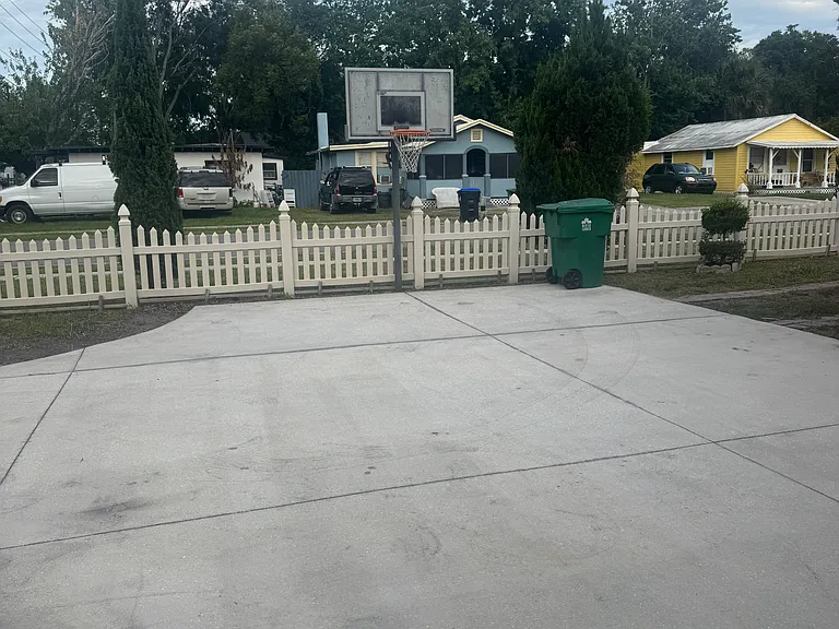 BASKETBALL HOOP OUTDOOR