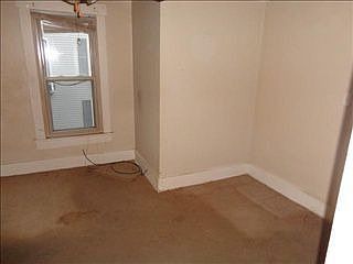 3rd image of 625 Market St