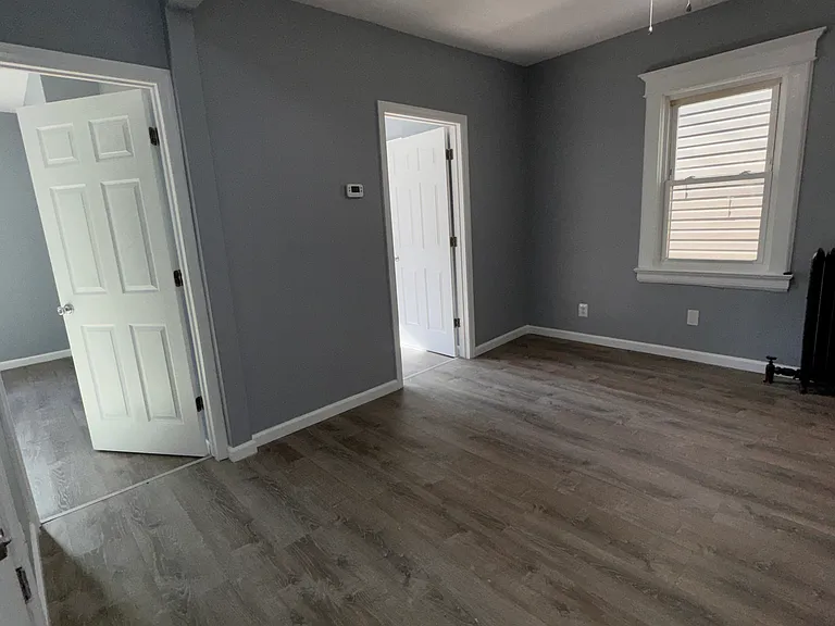 621 Grove St #2 — Photo 4
