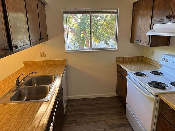4th image of 1020 W 3rd St APT 2