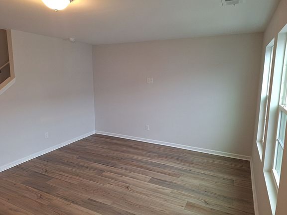 5th image of 1038 Astoria Dr