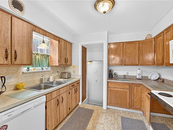 4th image of 7101 Brownfield Dr