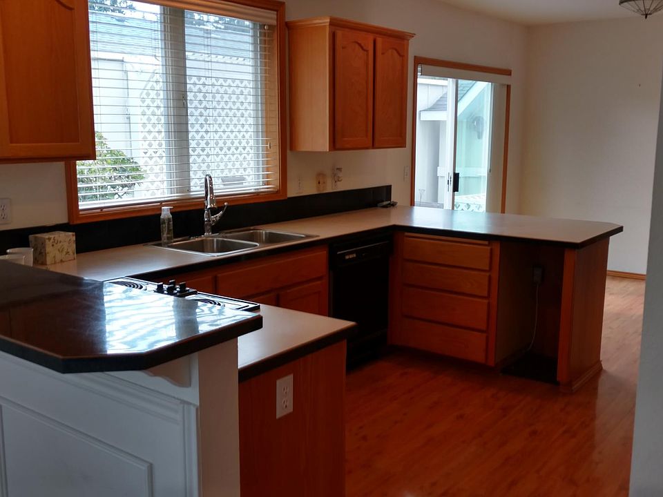 1st image of 503 Summer Breeze Ln