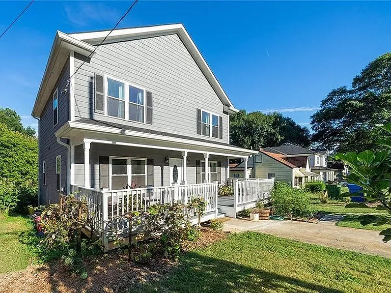 146 Clay St SE — Photo 2