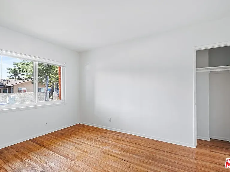 9620 Braddock Dr — Photo 3