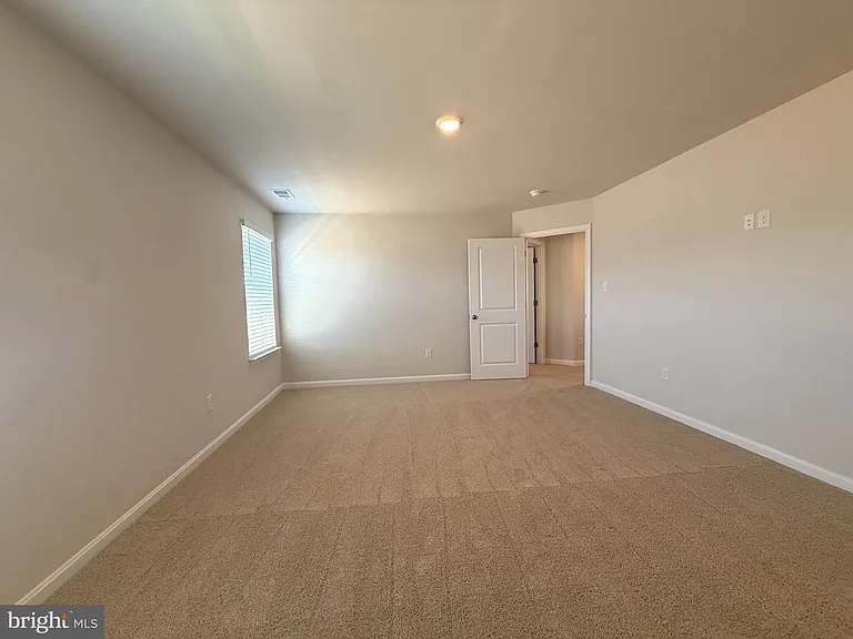 223 Orpington Dr — Photo 14