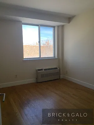 Rented by BRICK & GALO REALTY CORP | media 29