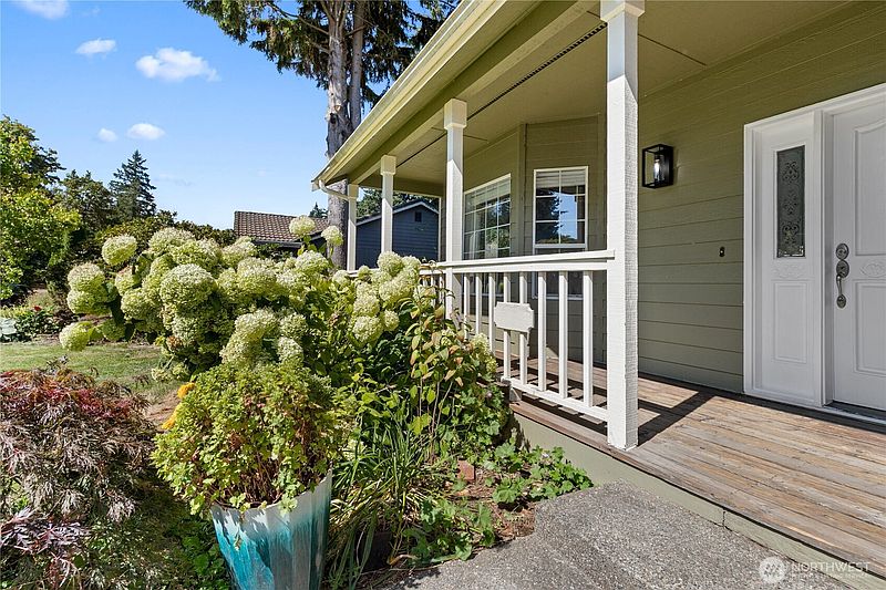 2nd image of 5102 39th Avenue SE
