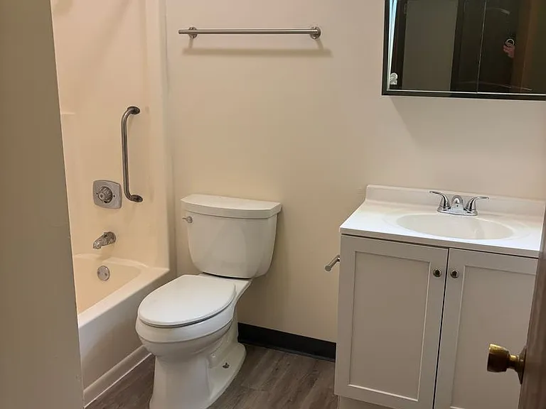 465 Main St — Photo 14