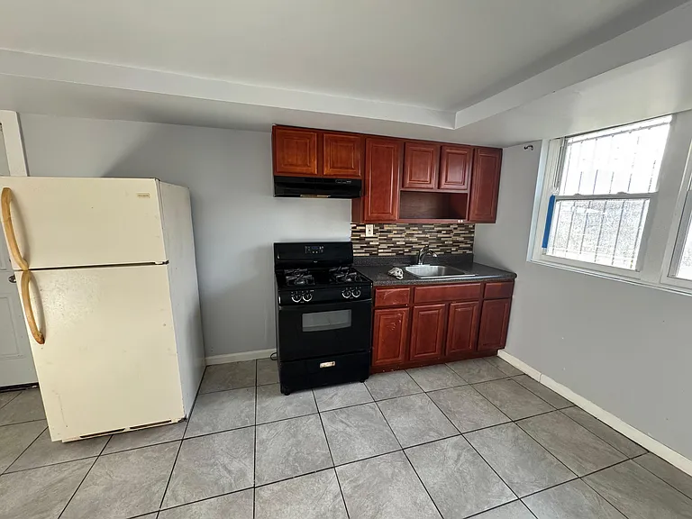 161 Sunset Ave #2 — Photo 6