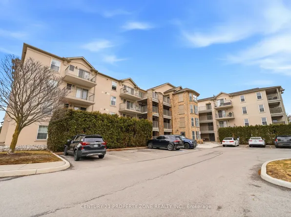 1440 Bishops Gate #306, Oakville, ON L6M 4M9