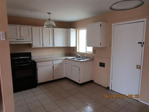 4th image of 10356 Hollyhock Dr