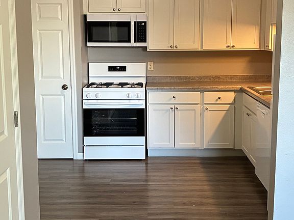 4th image of 449 Hartwell St APT 3