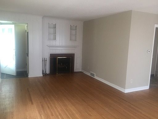 2nd image of 333 W Sherwood Ter