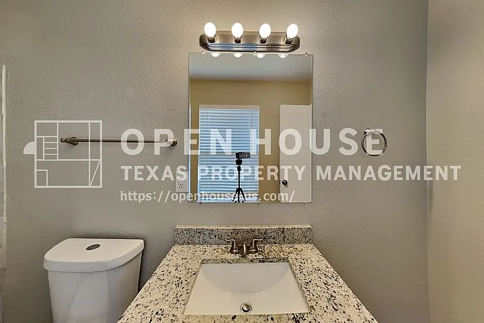 704 Flamingo Dr — Photo 10