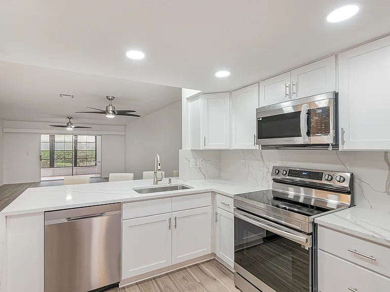 255 Paradise Blvd #11 — Photo 10