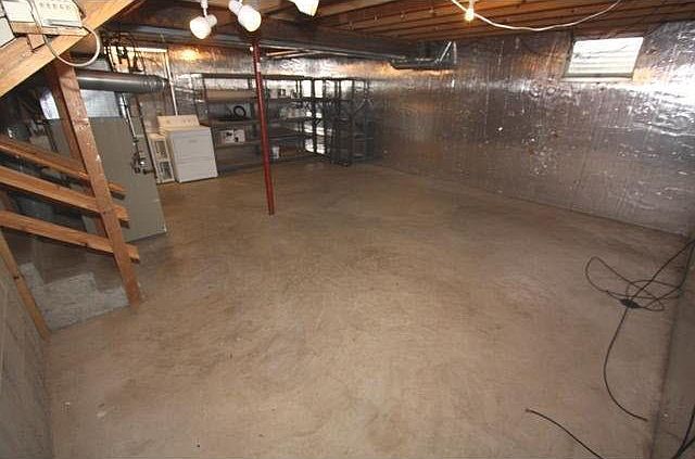 2nd image of 13089 Glenhurst Avenue