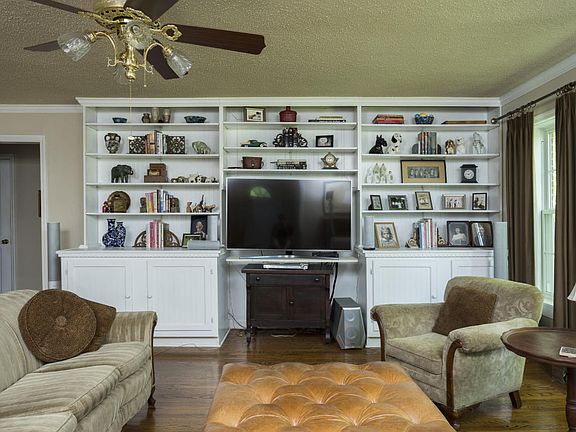 5th image of 2025 Woodrow Dr