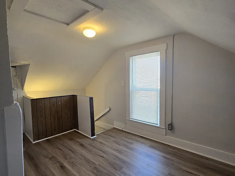 217 Crippen St #1 — Photo 15