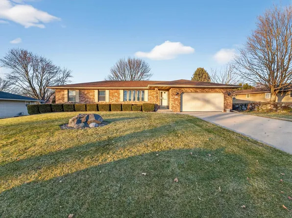 5758 Modernaire St, Fitchburg, WI 53711