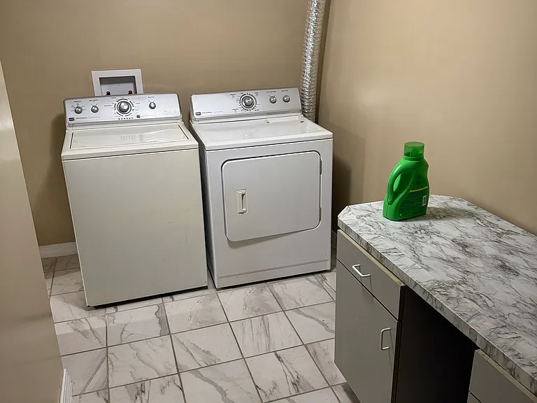 310 Maple St #1 — Photo 6