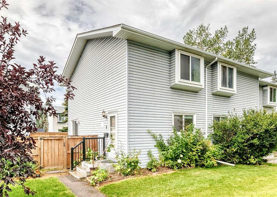 1st image of 4810 S 40th Ave SW #11