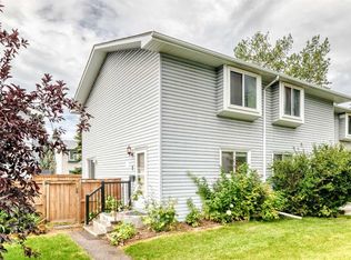 4810 S 40th Ave SW #11, Calgary, AB T3E 1E5