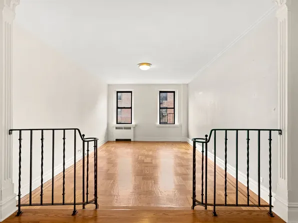 110 Bennett Avenue image 1 of 9