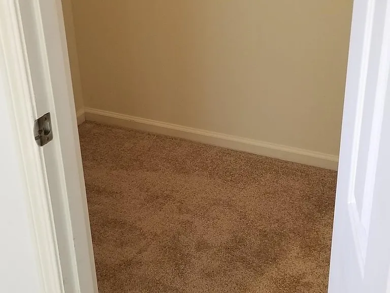 136 Woodfield Pl — Photo 8