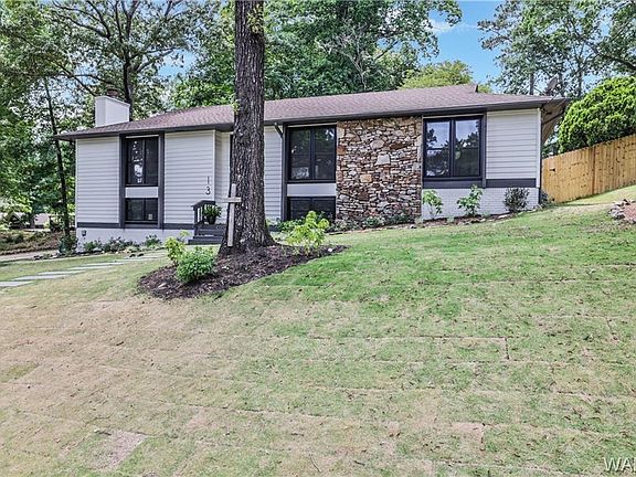 2nd image of 13 Fox Hollow Cir