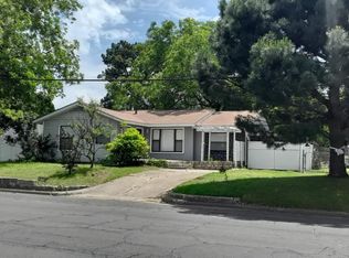 1000 W Sanford St, Arlington, TX 76012