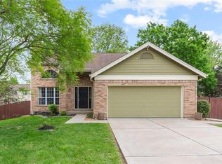 961 Aldershot Ct, Saint Charles, MO