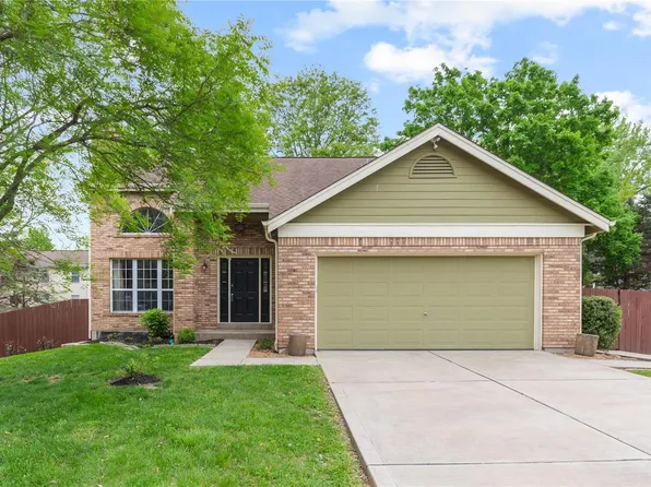 961 Aldershot Ct, Saint Charles, MO 63304