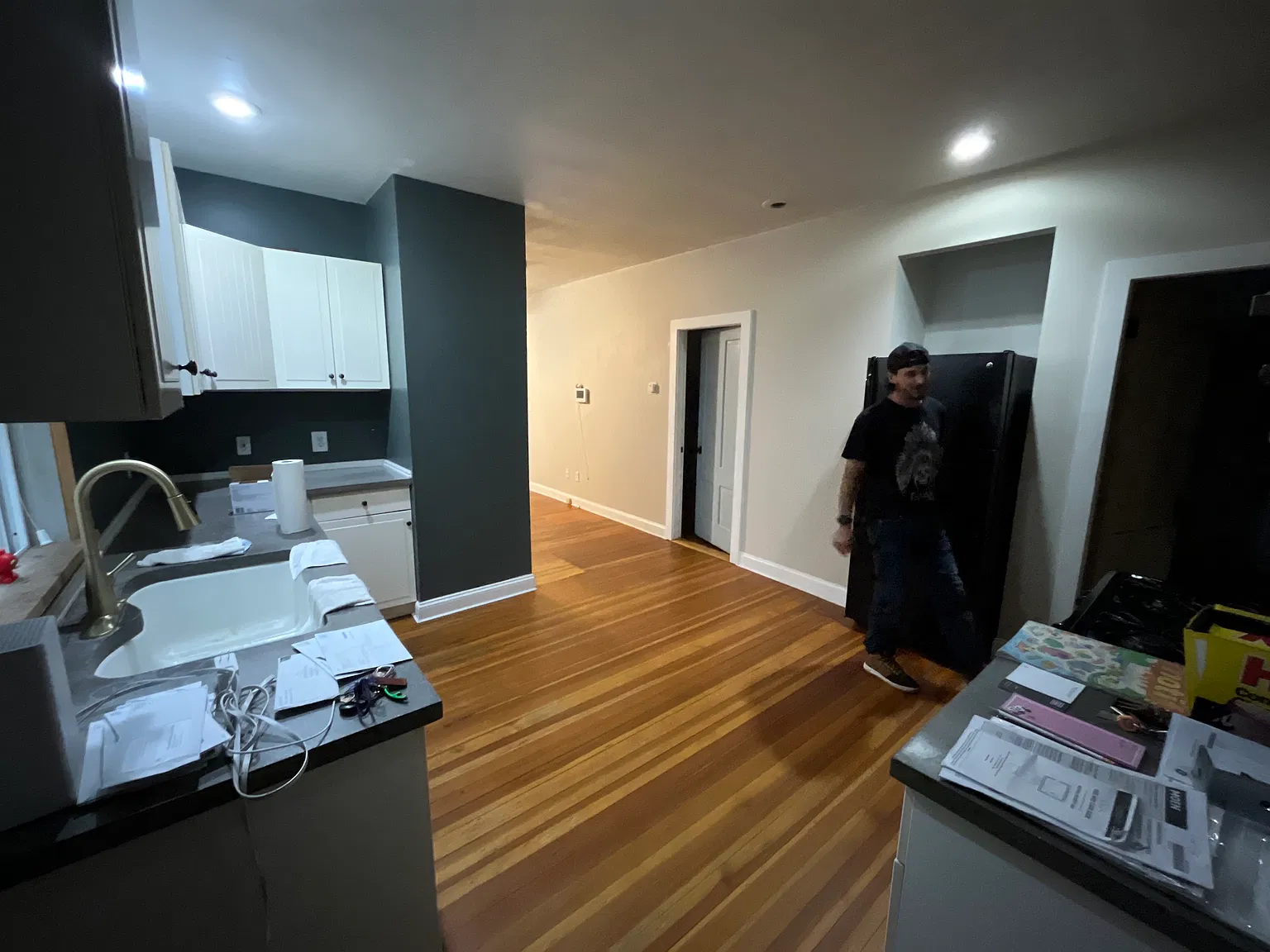 2 bed, 800 sqft, $2,000 — Photo 1
