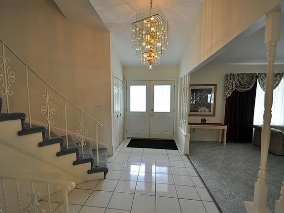 3rd image of 2905 Creekside Dr