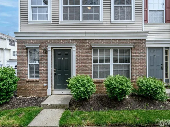 13 Giera Ct #130, Parlin, NJ 08859